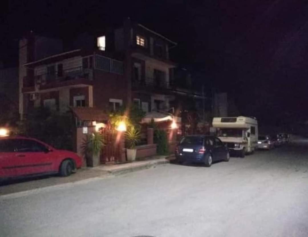 Blue Moon Accommodation Nea Michaniona Exterior foto